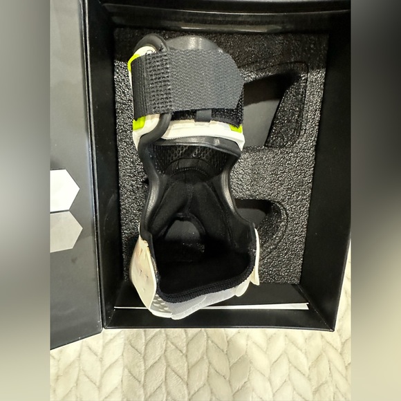 Don joy performance POD ankle brace - Picture 5 of 7